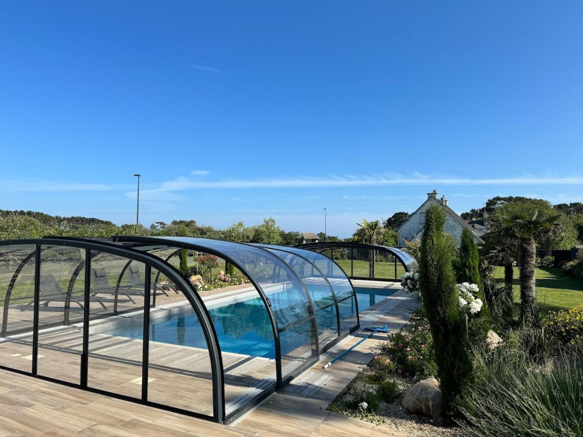 Superbe Villa Tout Confort Avec Piscine Chauffee Er Couverte Et Spa A 2 Pas De La Plage Fouesnant Dış mekan fotoğraf