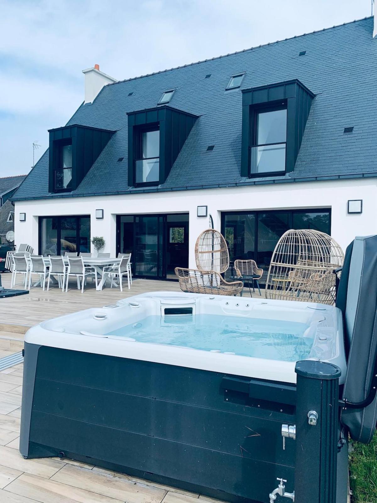 Superbe Villa Tout Confort Avec Piscine Chauffee Er Couverte Et Spa A 2 Pas De La Plage Fouesnant Dış mekan fotoğraf